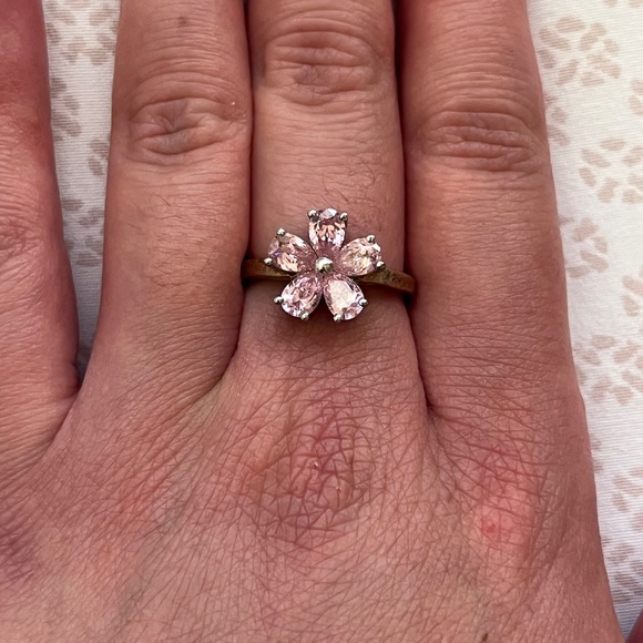 Pink flower ring - Picture 1 of 5